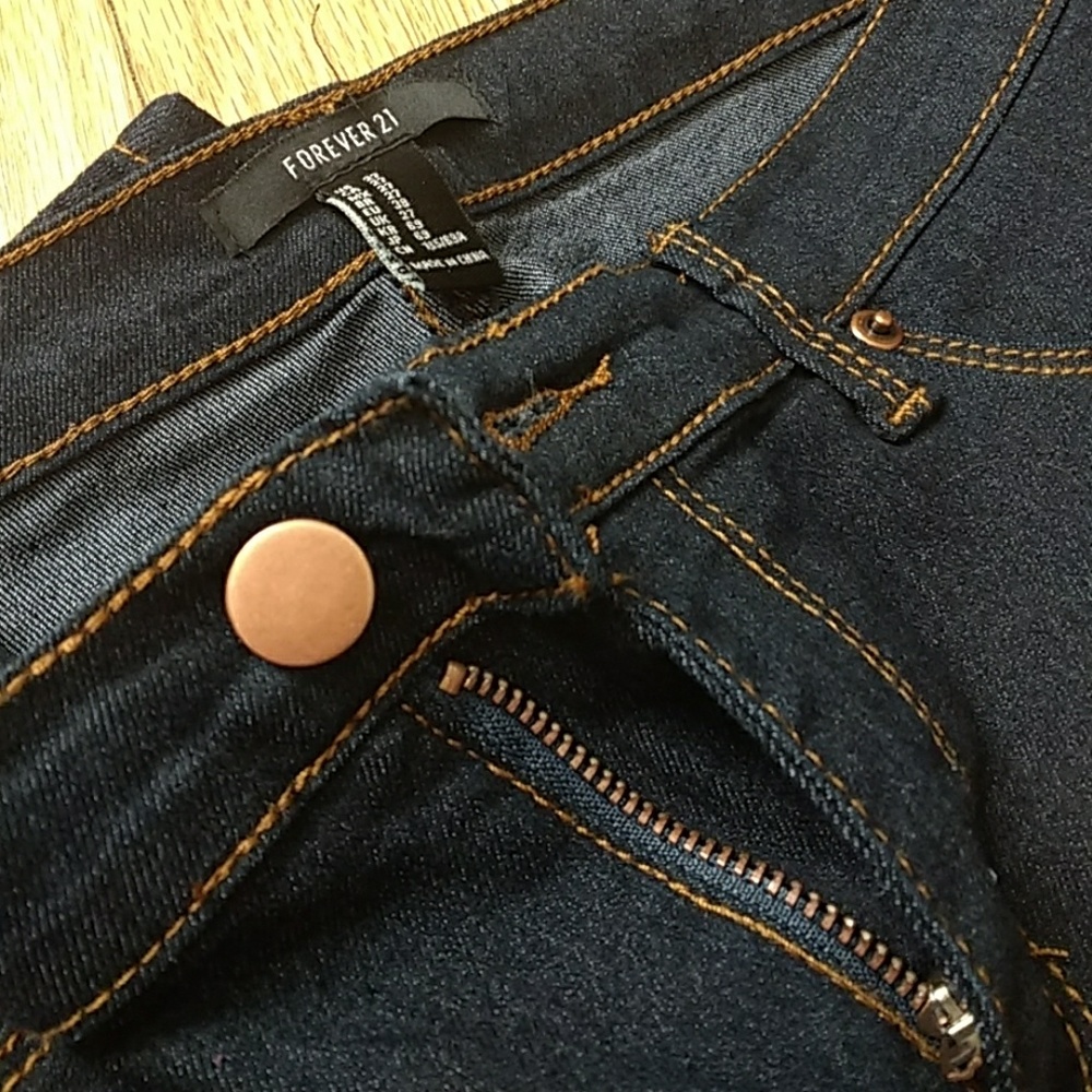 Forever 21 dark wash jegging - Picture 3 of 5